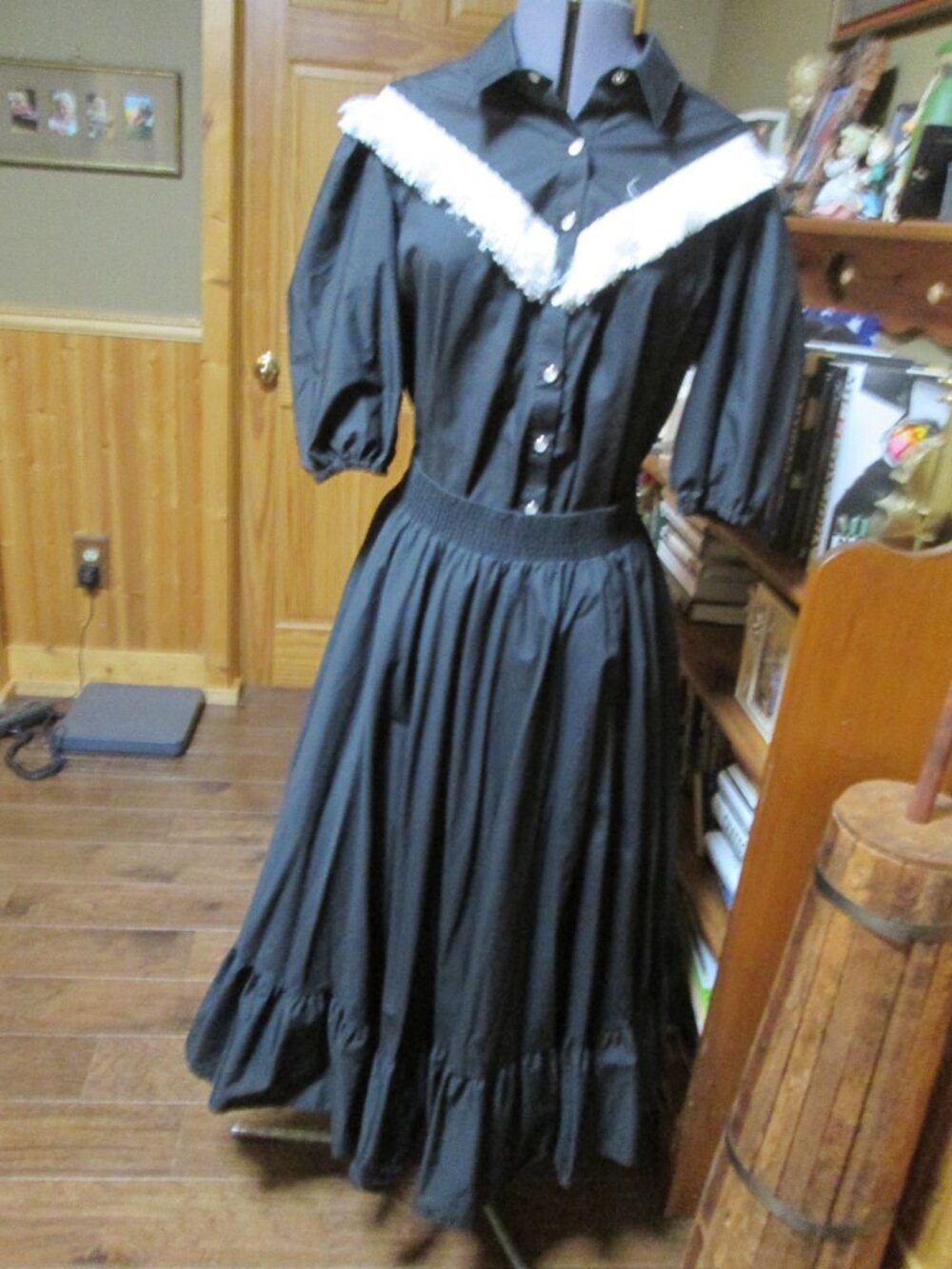 Vtg Malco Modes Western fringe skirt suit ruffle full sweep skirt Lg Black